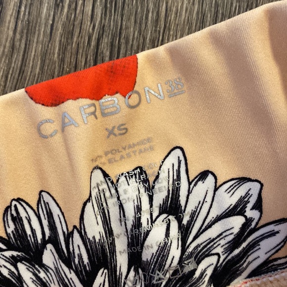 Carbon 38 7/8 length leggings, size XS, floral - Picture 3 of 6